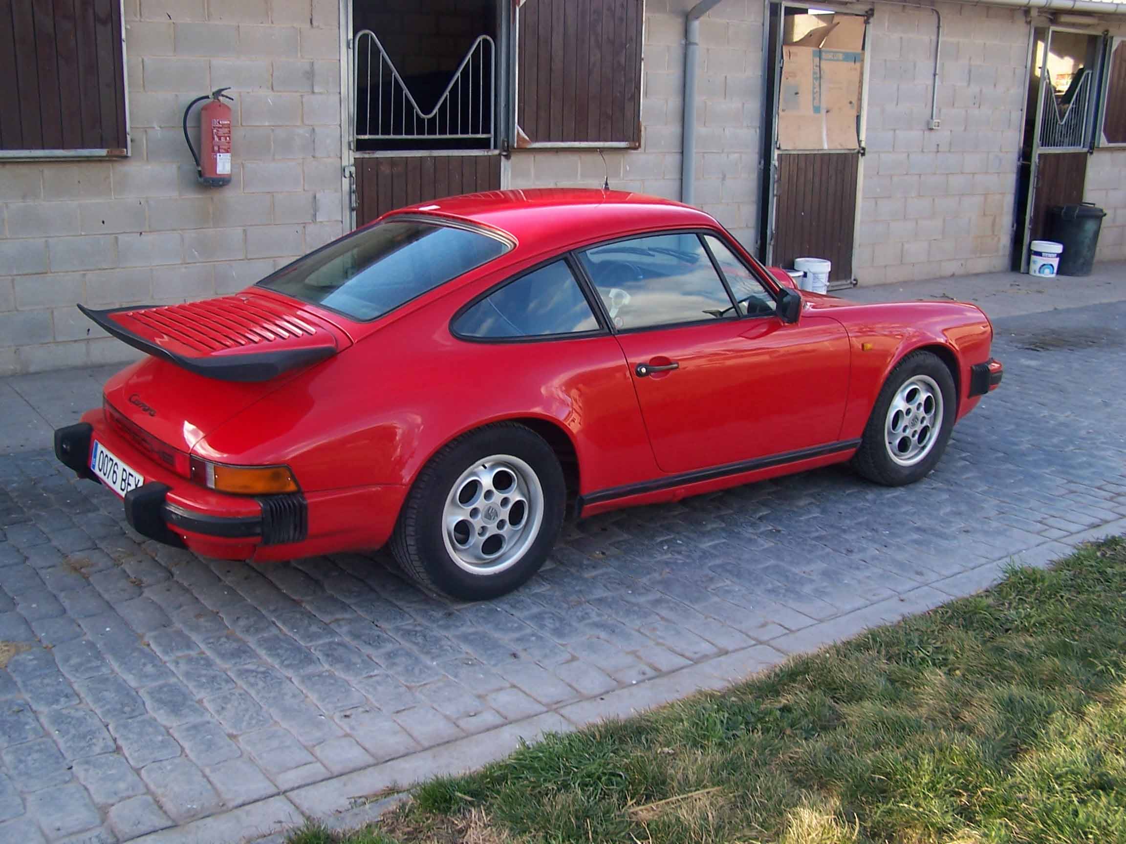 Porsche 911 SC 4.jpg