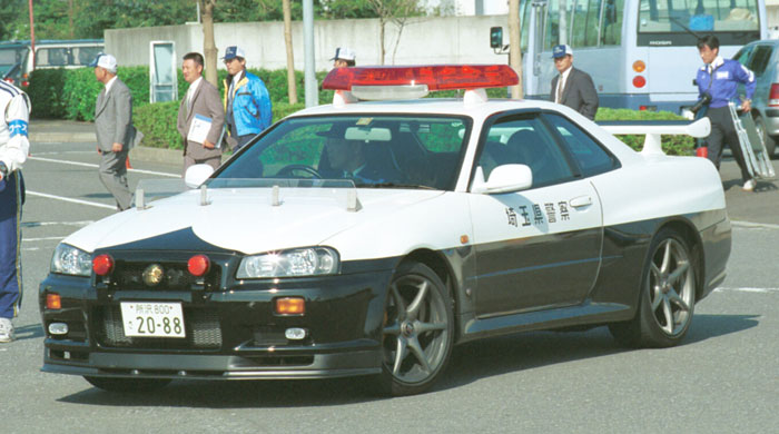 gallerypolicecarsr34gtr2.jpg