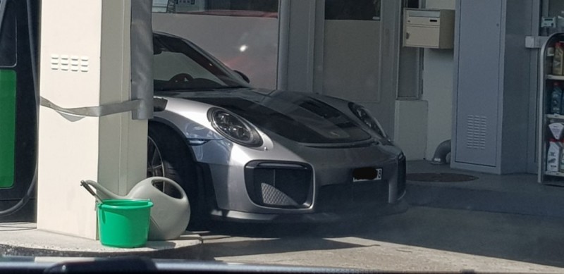 gt2rs.jpg