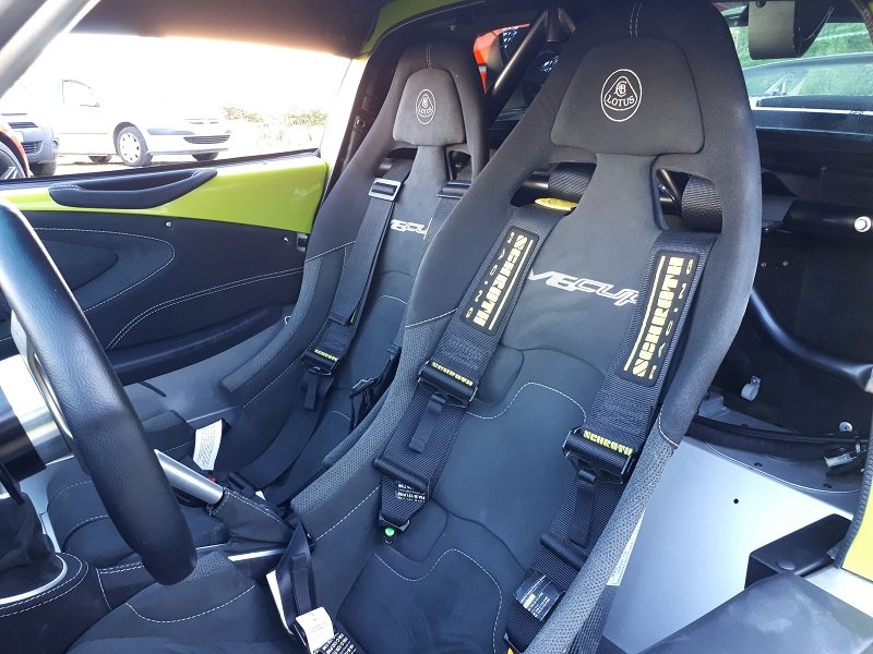 Lotus v6 cup Interieur 2.jpg